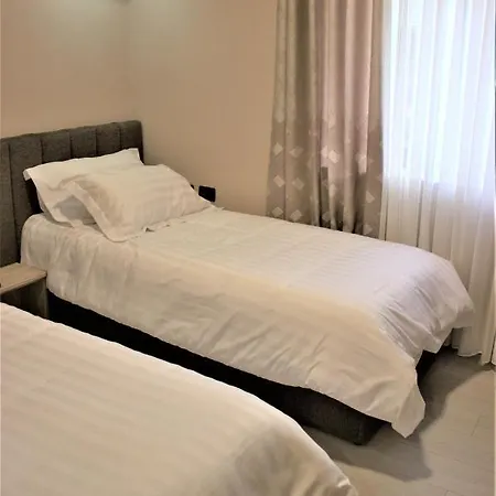 Bliri Shallvaret Tirana