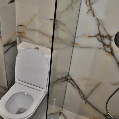 Bliri Shallvaret Apartment